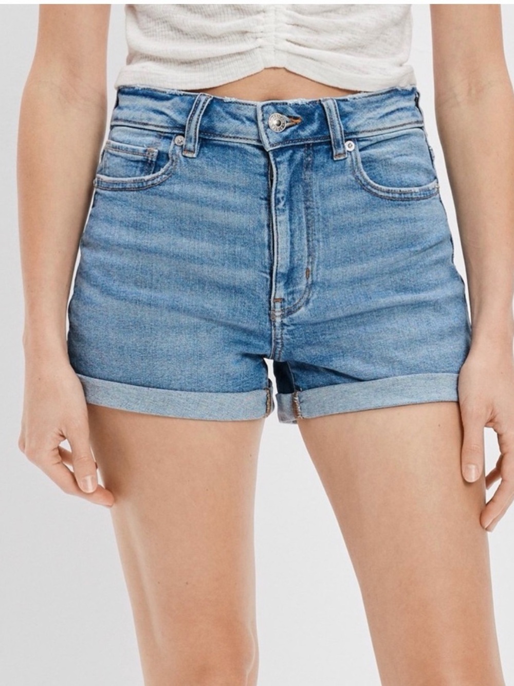 American Eagle Women's Stretch Denim Mom Short 7757 size 4 medium wash blue